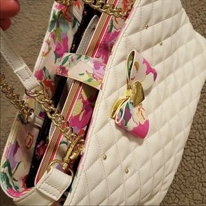 SALE! Gorgeous Betsy Johnson bag 💕💕